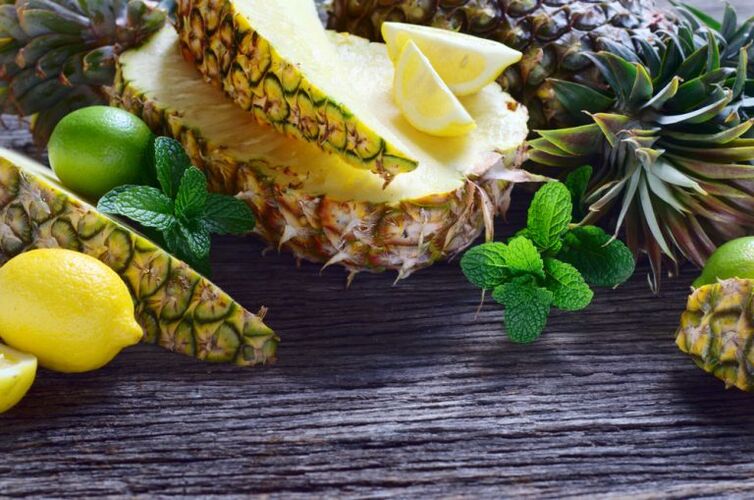 El limón y la piña son frutas saludables para las personas con artritis y artrosis