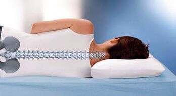 ¿Por qué se produce la osteocondrosis de la columna cervical